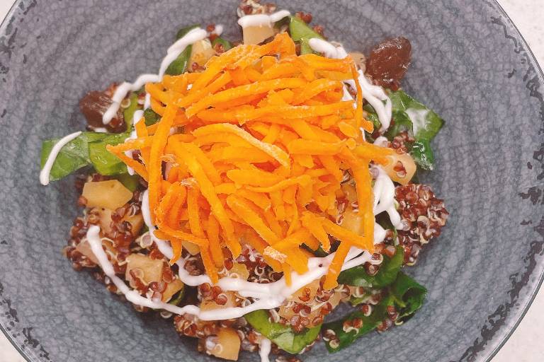 Cantaloupe Melon  Carrots  Raisins
Red Quinoa  Coconut Yoghurt and
Rapeseed Lemon Oil Dressing
